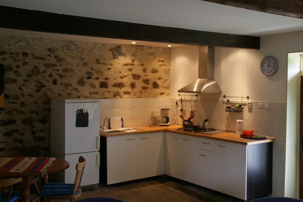 Bed and Breakfast Le Petit Mas D'Ile Saint-Germain-de-Confolens Номер фото